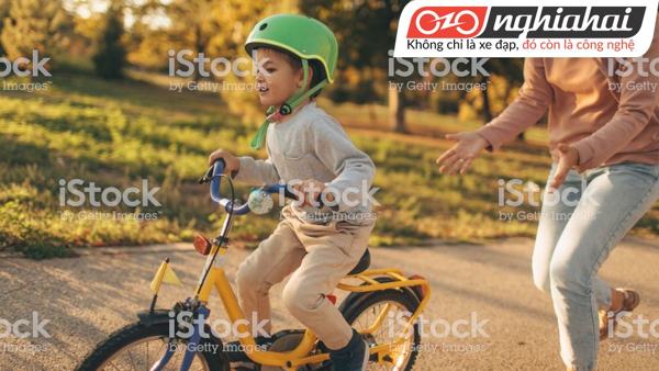 Phương pháp đạp xe đạp trẻ em cho bé 2