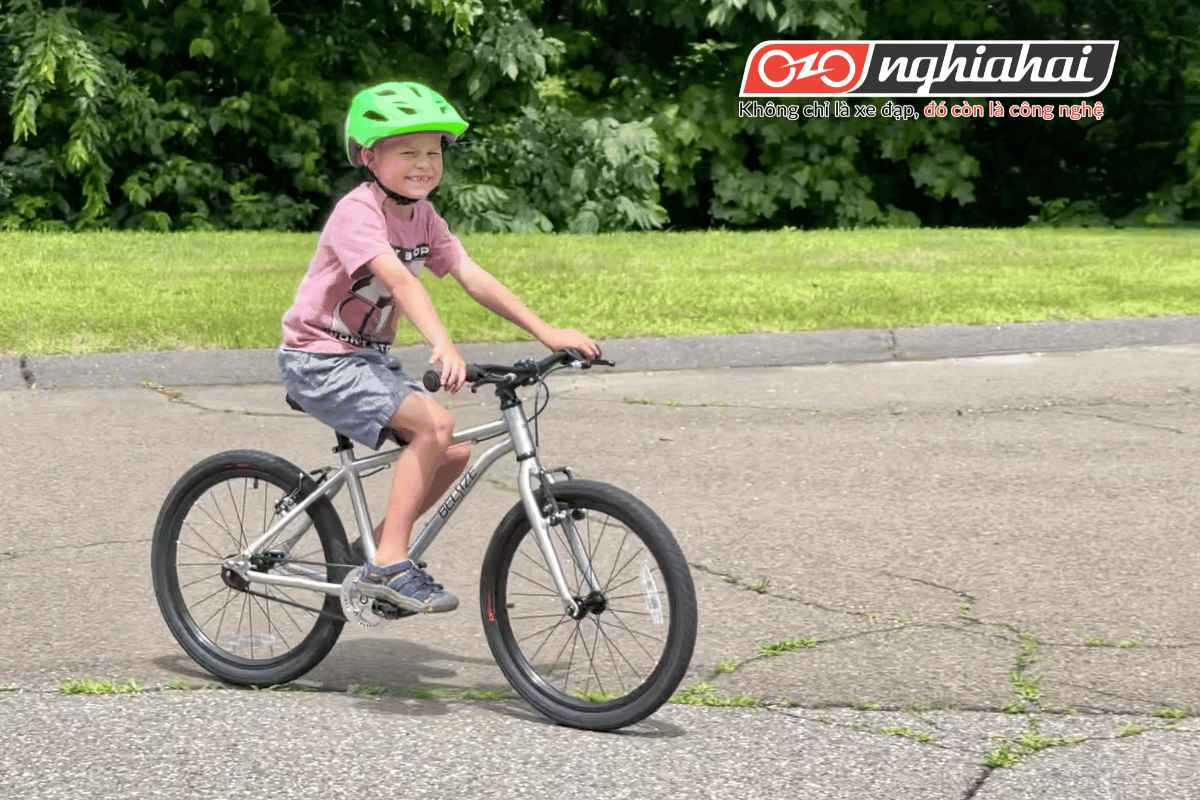 Việc chọn một kiểu dáng và thiết kế phù hợp là một phần quan trọng trong quá trình mua xe đạp trẻ em
