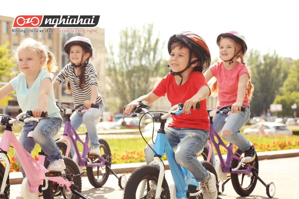 Giáo dục trẻ em về tầm quan trọng của việc tập trung khi đi xe đạp là vô cùng cần thiết