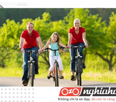 Giúp bé hứng thú hơn với hoạt động ngoài trời bằng các trò chơi với xe đạp