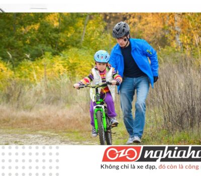 Cách chọn xe đạp và bộ đồ dùng cho xe đạp đầu tiên của con bạn