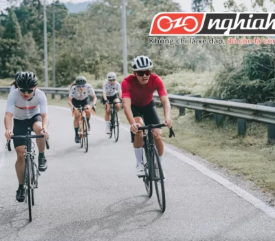 Đạp xe với một phong thái tự tin