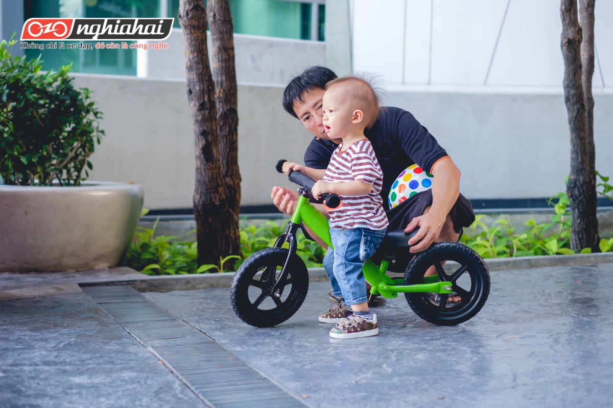 Xe đạp điện cân bằng cho trẻ