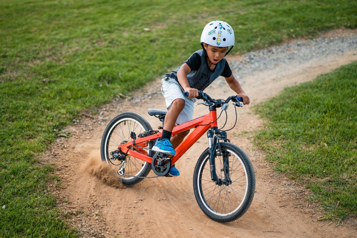 Mẹ ơi! Xe đạp nào dễ dàng sử dụng cho bé nhà mình?