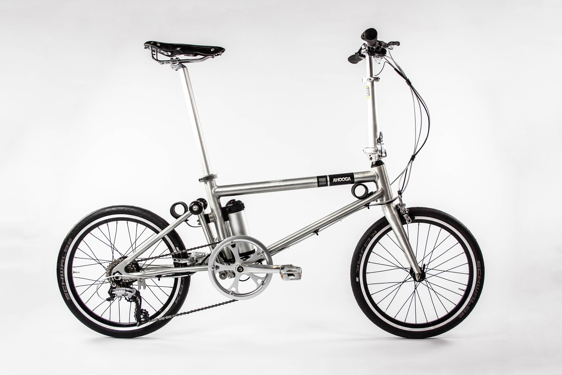 Các sinh viên Anh Quốc sản xuất xe đạp gấp đầu tiên bằng vật liệu tổng hợp 1