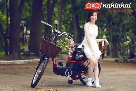 Hòa Minzy Khoe dáng cùng xe đạp điện 2