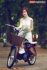 Hòa Minzy Khoe dáng cùng xe đạp điện 3