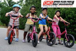 Hướng dẫn bé leo núi với xe đạp trẻ em 2