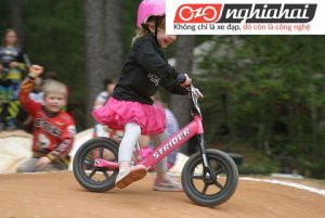 Làm sạch xe đạp trẻ em như thế nào 3