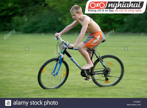 Tư thế đạp xe đạp trẻ em đúng cách 1