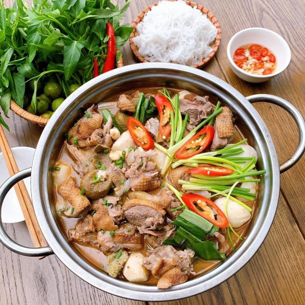 Lẩu vịt om sấu đầm Vân Long Ninh Bình