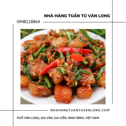 Thịt ba chỉ rang cháy cạnh đầm Vân Long Ninh Bình