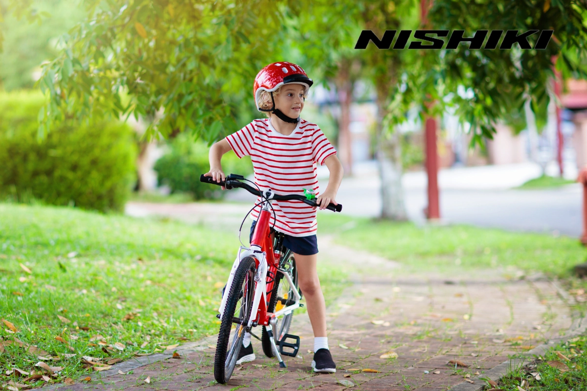 Việc sử dụng xe đạp từ khi còn nhỏ không chỉ giúp bảo vệ môi trường mà còn giúp trẻ học về an toàn giao thông Việc sử dụng xe đạp từ khi còn nhỏ không chỉ giúp bảo vệ môi trường mà còn giúp trẻ học về an toàn giao thông