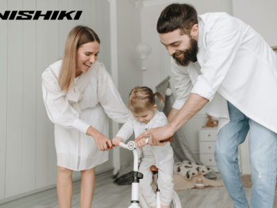 Cùng con tập đap xe đạp, bé khỏe, mẹ vui