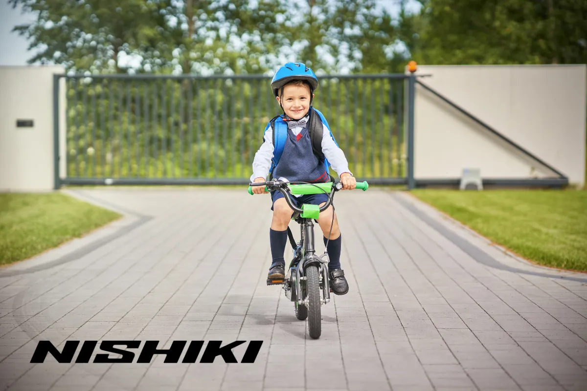 Dạy cách đi xe đạp an toàn cho trẻ trong độ tuổi từ mầm non đến Tiểu học Tại sao cần dùng mũ bảo hiểm xe đạp trẻ em