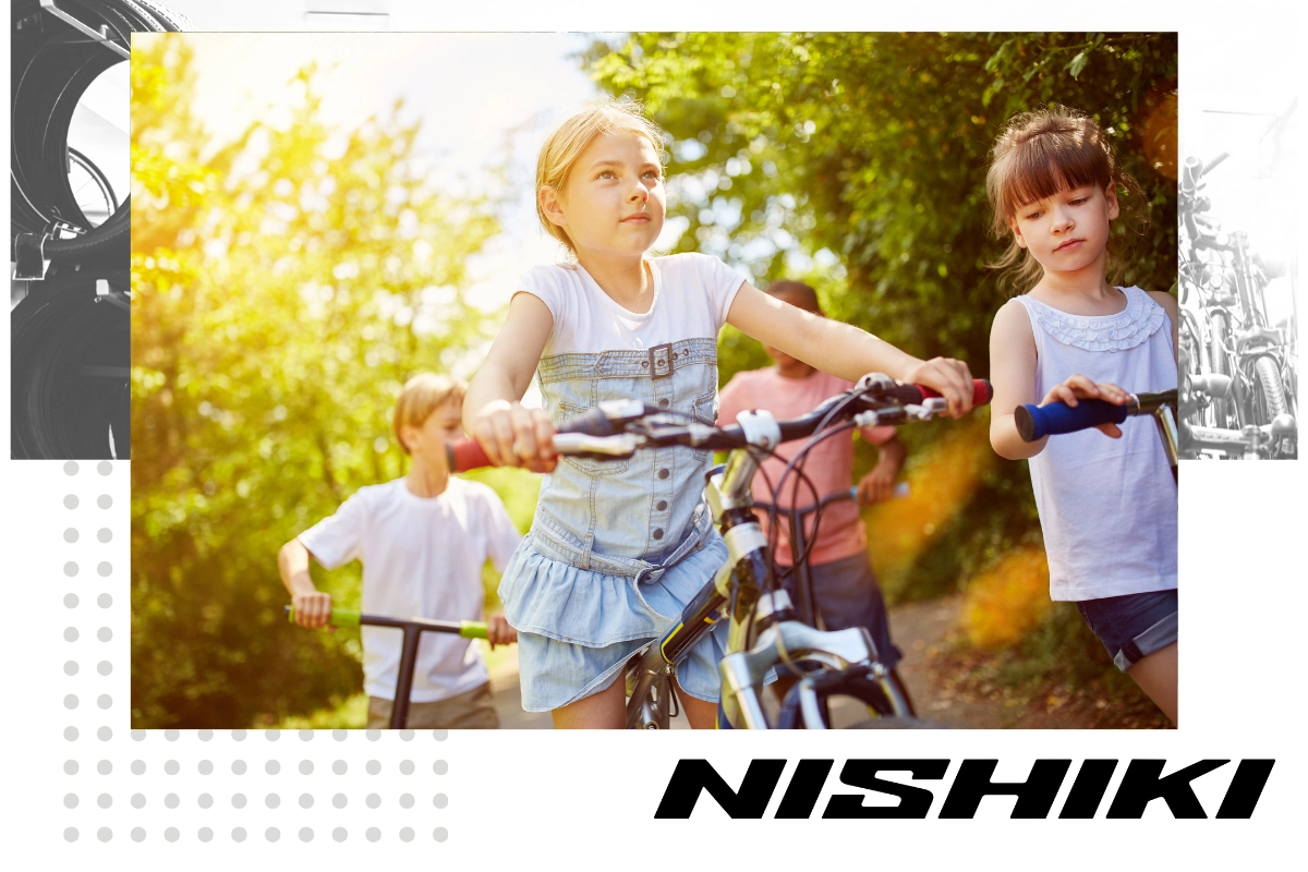 Hướng dẫn trẻ ngồi thoải mái trên yên xe với đầu gối giữa khung xe Hướng dẫn trẻ ngồi thoải mái trên yên xe với đầu gối giữa khung xe
