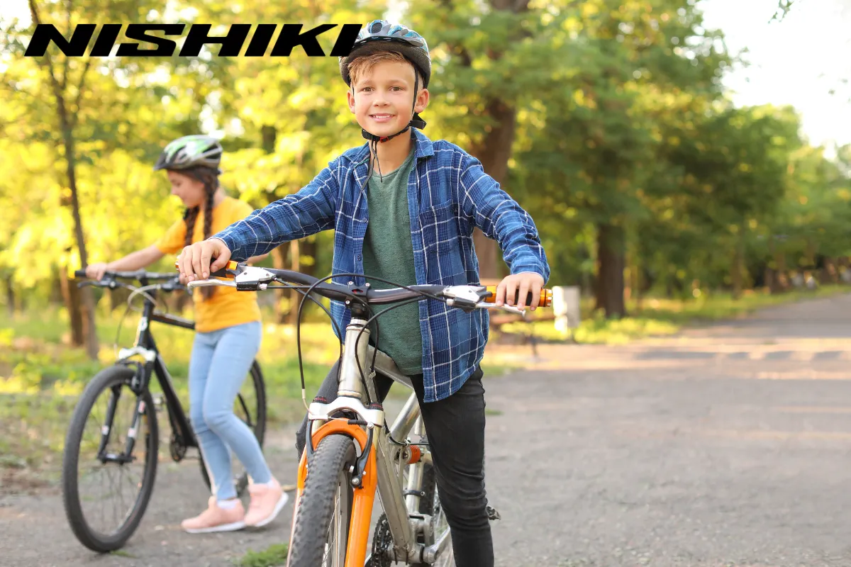 Tuân thủ mọi luật giao thông khi đi xe đạp Tuân thủ mọi luật giao thông khi đi xe đạp
