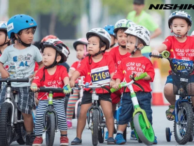 Xe đạp thăng bằng là gì? Những điều bố mẹ cần lưu ý