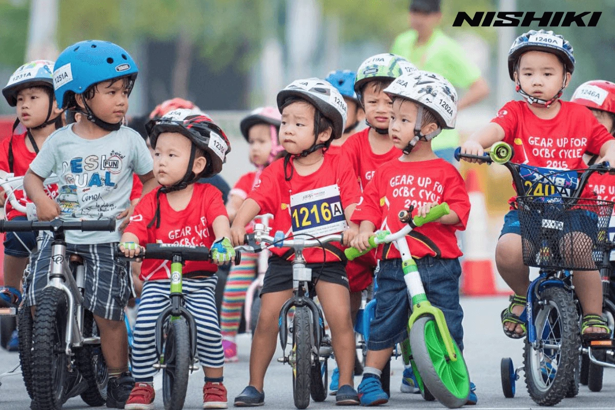 Xe đạp thăng bằng là gì? Những điều bố mẹ cần lưu ý
