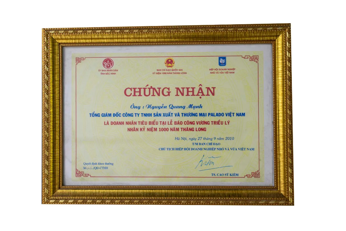 Giấy chứng nhận Ông Nguyễn Quang Mạnh là doanh nhân tiêu biểu tại lễ báo công vương triều Lý nhân kỷ niệm 1000 năm Thăng Long Giấy chứng nhận Ông Nguyễn Quang Mạnh là doanh nhân tiêu biểu tại lễ báo công vương triều Lý nhân kỷ niệm 1000 năm Thăng Long