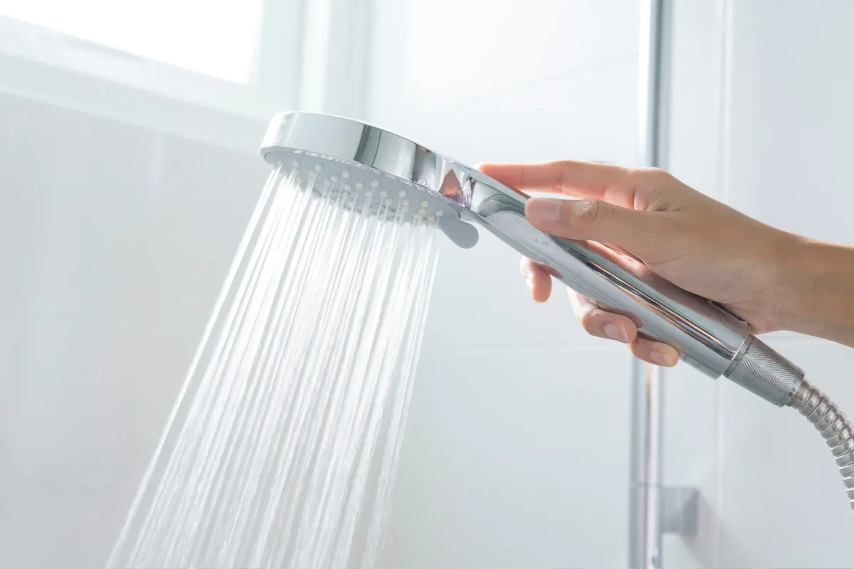 Từ A Z về vòi sen tắm và cách lựa chọn vòi sen cho gia đình (4) Phân loại theo lớp phủ bề mặt