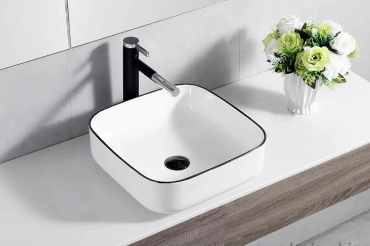 Giá cả cũng ảnh hưởng trực tiếp đến khả năng mua sắm của khách hàng 4 Giá cả cũng ảnh hưởng trực tiếp đến khả năng mua sắm của khách hàng 4