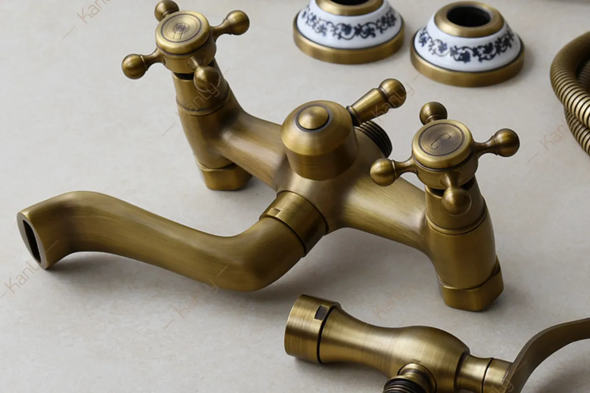 Những tiêu chí cần xem xét khi mua củ sen nóng lạnh (6) Củ sen nóng lạnh chất liệu đồng cao cấp