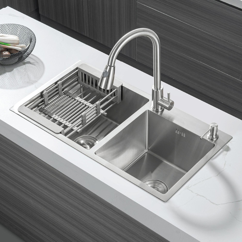 bon rua bat doi hien dai Bồn rửa bát đôi Palado PLD655D được trang bị lớp chống ồn ở đáy, giúp giảm tiếng ồn khi nước chảy vào chậu và khi bạn đặt chén đĩa vào