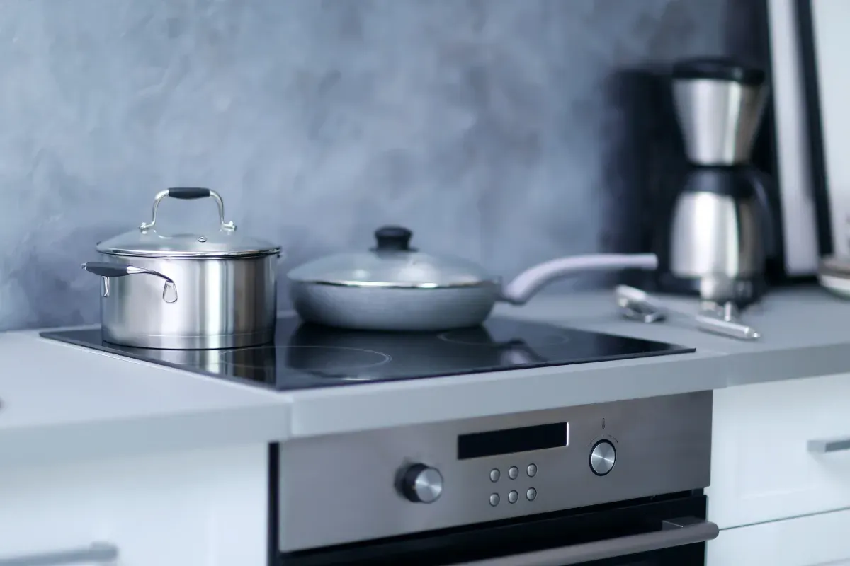 Bếp điện từ là thiết bị nấu thân thuộc của nhiều gia đình Bếp điện từ là thiết bị nấu thân thuộc của nhiều gia đình