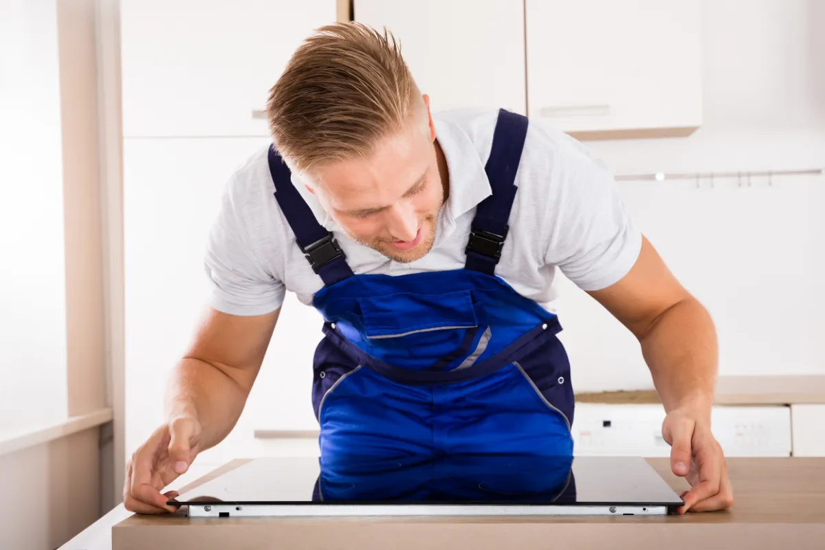 Bảo dưỡng bếp điện từ giúp bếp hoạt động ổn định và hạn chế rủi ro. Bảo dưỡng bếp điện từ giúp bếp hoạt động ổn định và hạn chế rủi ro.
