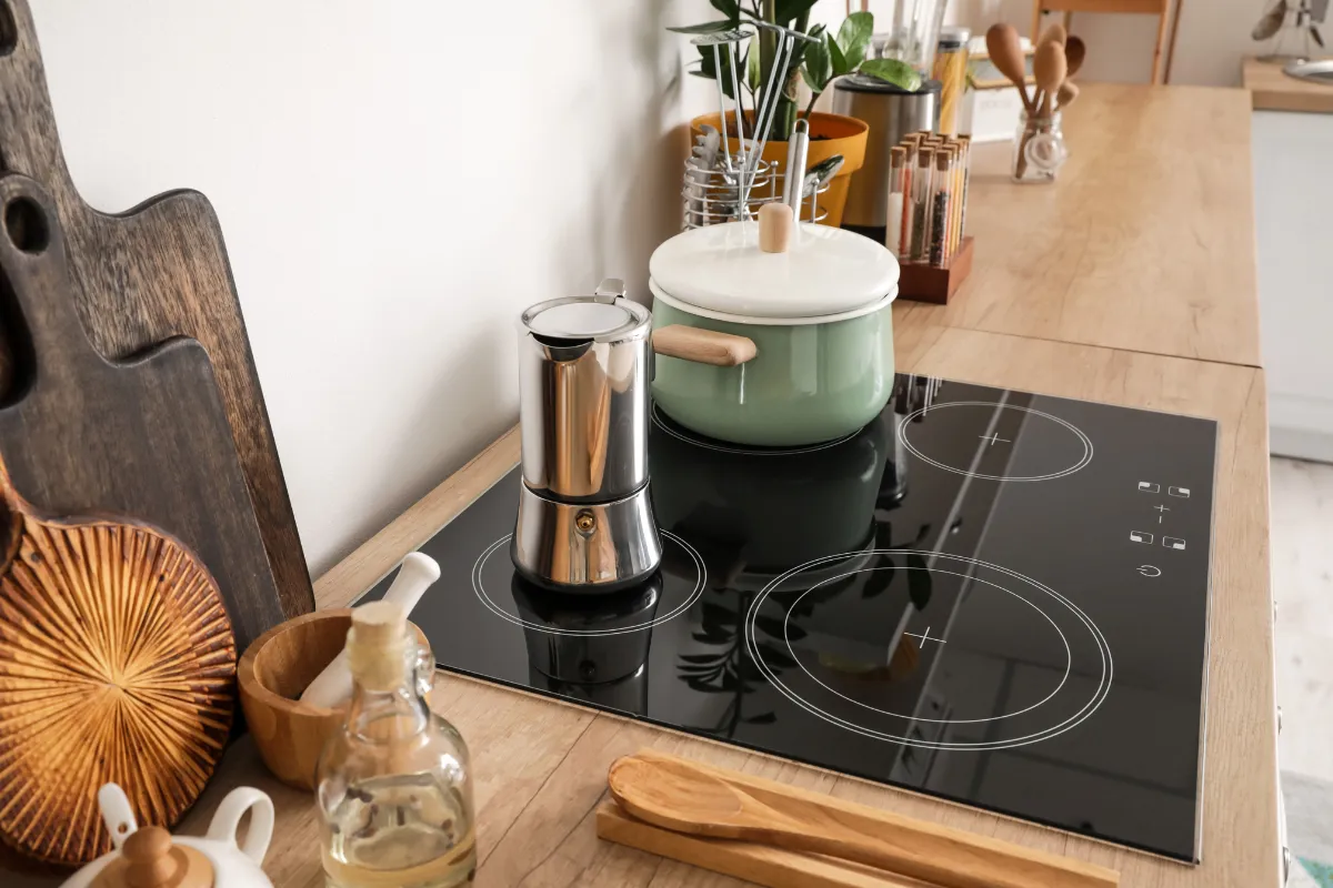 Công suất tiêu thụ điện của bếp từ ảnh hưởng trực tiếp lượng điện nanwg tiêu thụ Công suất tiêu thụ điện của bếp từ ảnh hưởng trực tiếp lượng điện nanwg tiêu thụ
