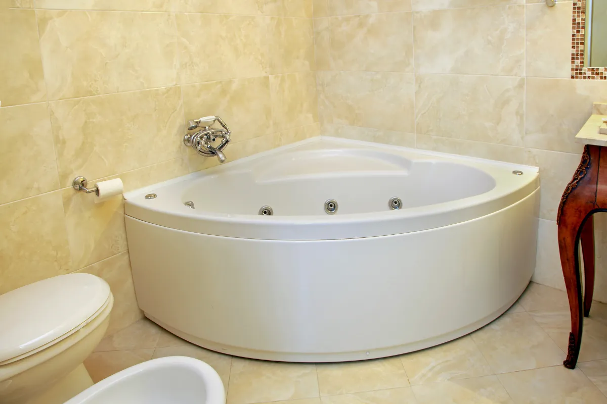Bồn tắm góc: Tiện ích và sang trọng cho không gian nhỏ Bồn tắm góc Tiện ích và sang trọng cho không gian nhỏ