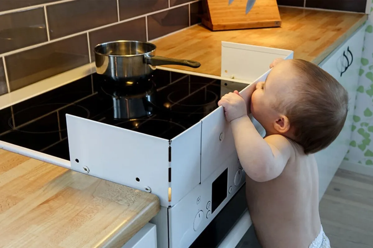 Khóa bàn phím là tính năng được thiết kế để tránh trẻ nhỏ nghịch ngợm hoặc thao tác nhầm Khóa bàn phím là tính năng được thiết kế để tránh trẻ nhỏ nghịch ngợm hoặc thao tác nhầm