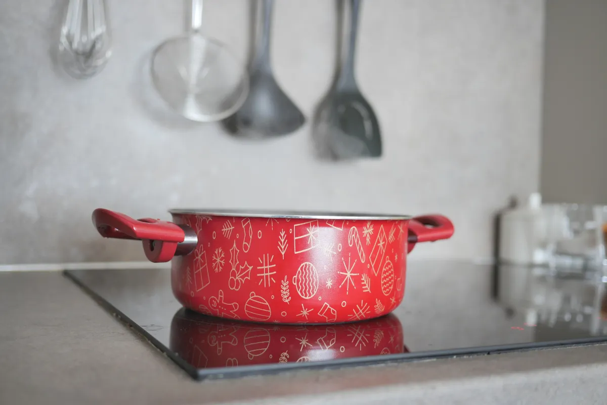 So sánh giữa bếp từ thường và bếp từ All Metal So sánh giữa bếp từ thường và bếp từ All Metal