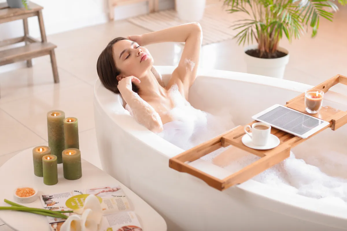 Tắm bồn không chỉ đơn giản là ngâm mình trong nước ấm, mà là một liệu pháp có thể mang lại những thay đổi tích cực cho cơ thể và tinh thần Tắm bồn không chỉ đơn giản là ngâm mình trong nước ấm, mà là một liệu pháp có thể mang lại những thay đổi tích cực cho cơ thể và tinh thần