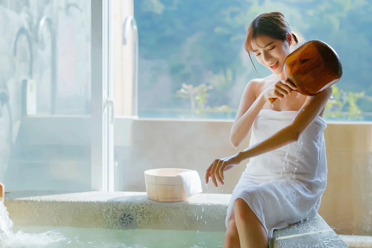 Tắm nước nóng thường xuyên được chứng minh là có lợi cho hệ tim mạch. Tắm nước nóng thường xuyên được chứng minh là có lợi cho hệ tim mạch.