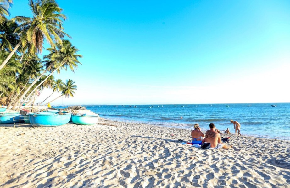 Tắm biển tại Mũi Né, Lâm Đồng