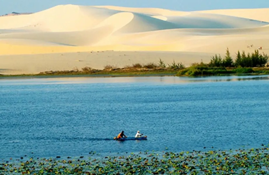 Hướng dẫn du lịch Bàu Trắng – Bàu Sen, Mũi Né, Lâm Đồng 2025