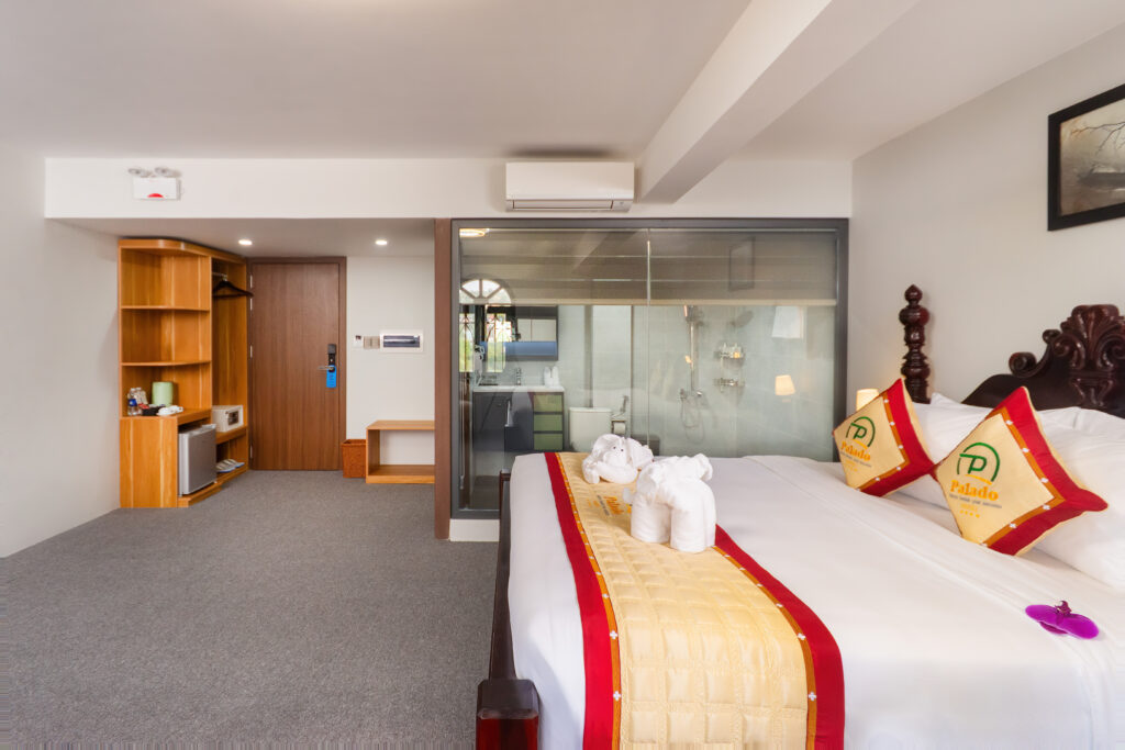 Deluxe City View - Palado Hotel