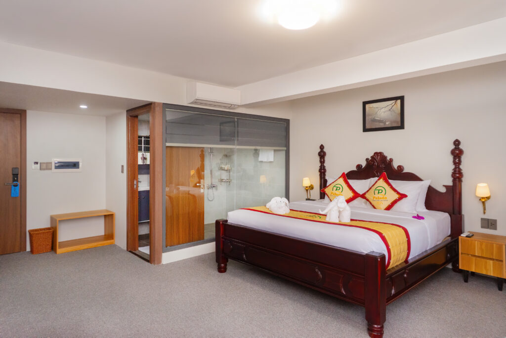 Deluxe City View - Palado Hotel