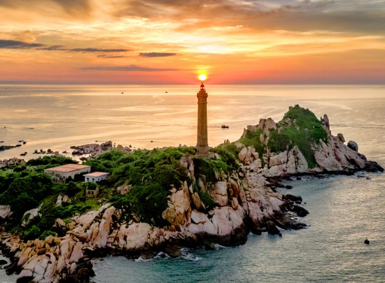 Hòn Rơm – Thiên Đường Biển Xanh Cát Trắng Tại Phan Thiết