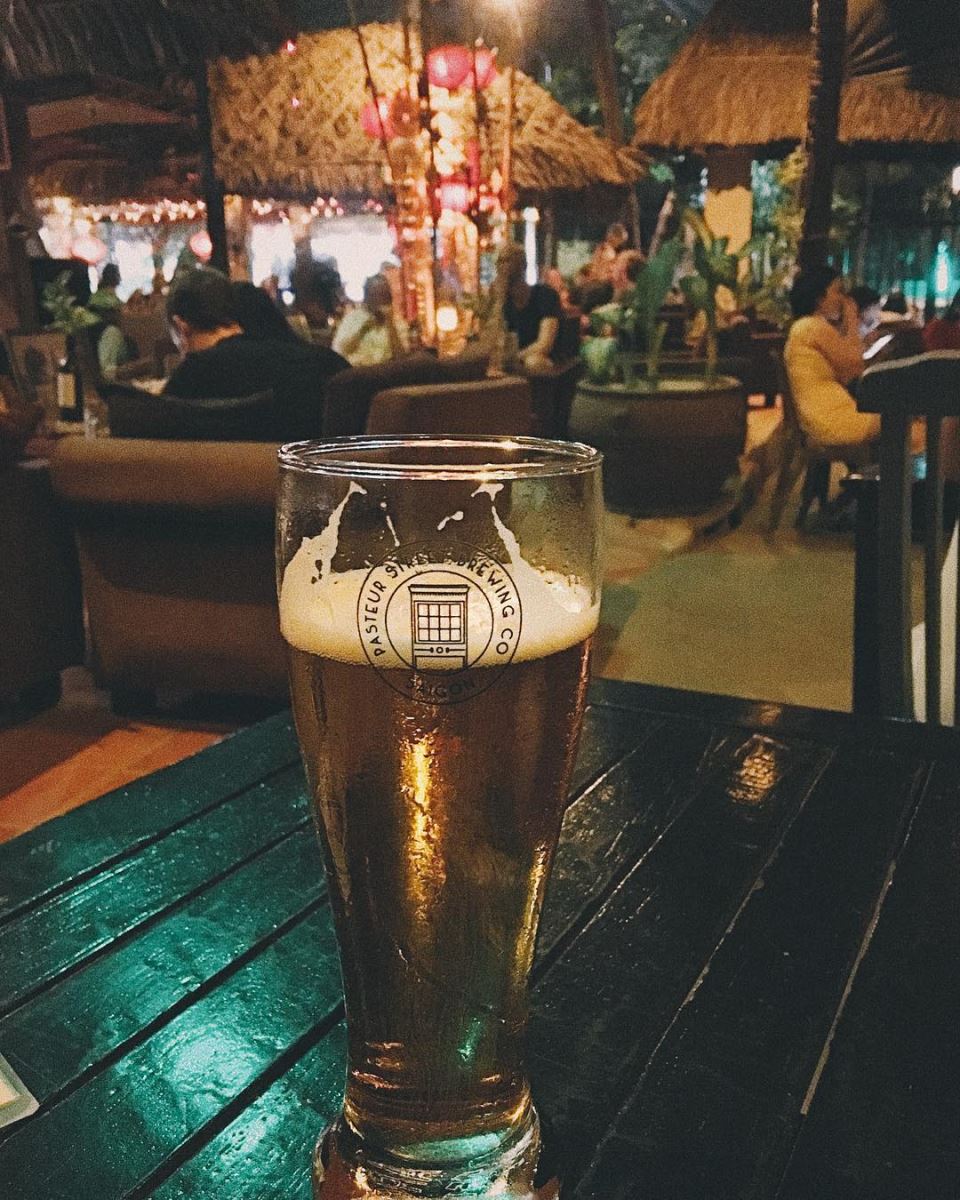 Trải nghiệm quán bar và beach club