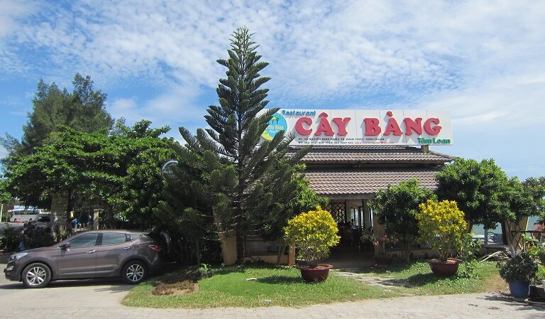 Trải nghiệm ẩm thực tại nhà hàng Cây Bàng Mũi Né khi du lịch Phan Thiết