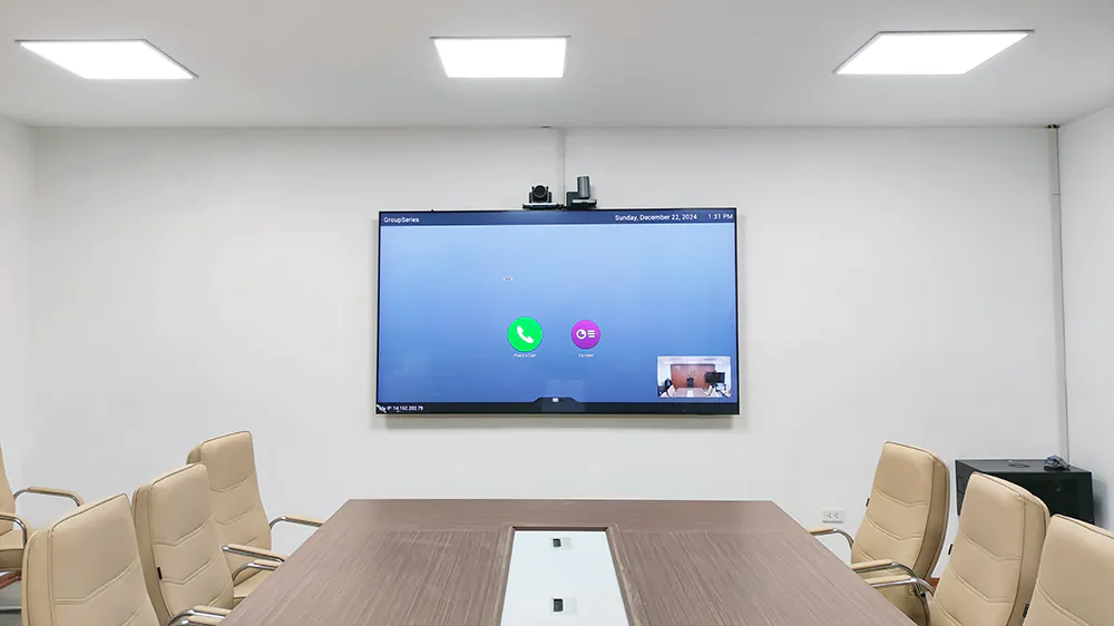 thi-cong-phong-hop-truc-tuyen