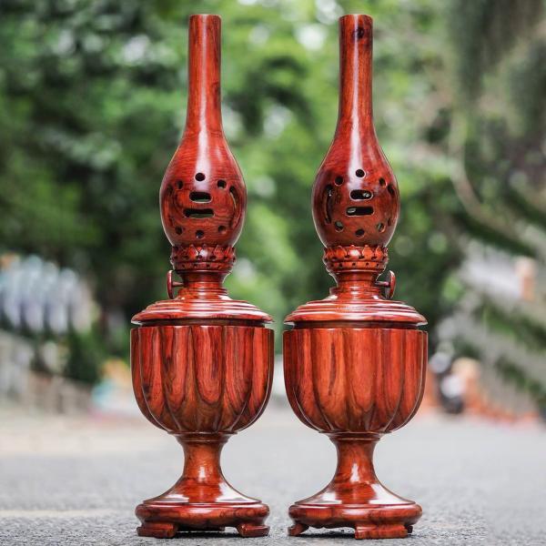 Đồ thờ cúng được làm bằng gỗ và các cách để chọn nguyên liệu khi mua.