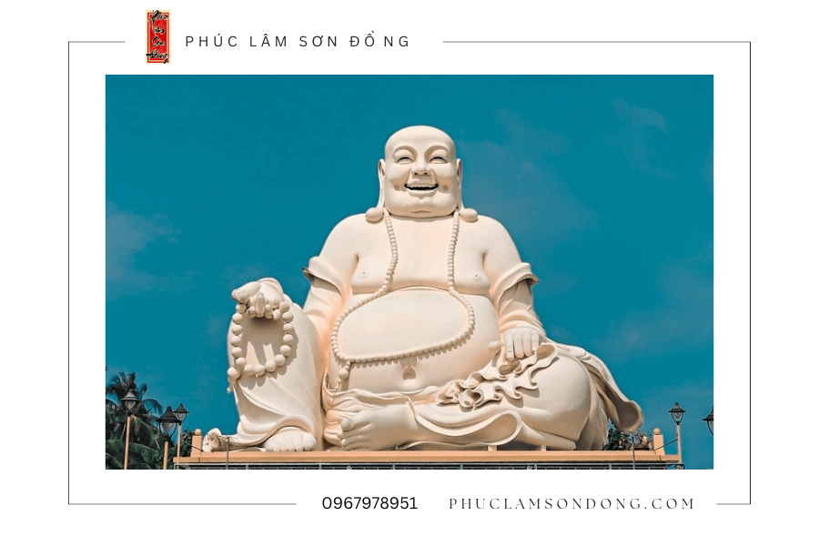 Tượng Phật Di Lặc tọa lạc tại Chùa Vĩnh Tràng - Tiền Giang