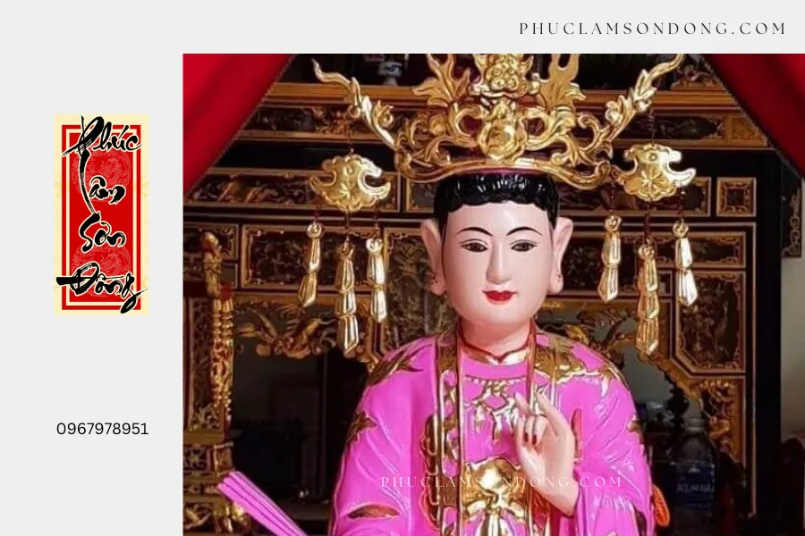 Cô Chín và 5 hóa thân ngự xuống của cô