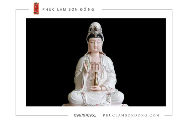Tượng Quan Âm Bồ Tát bằng sứ