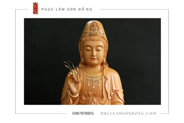 tượng Quan Âm Bồ Tát bằng gỗ