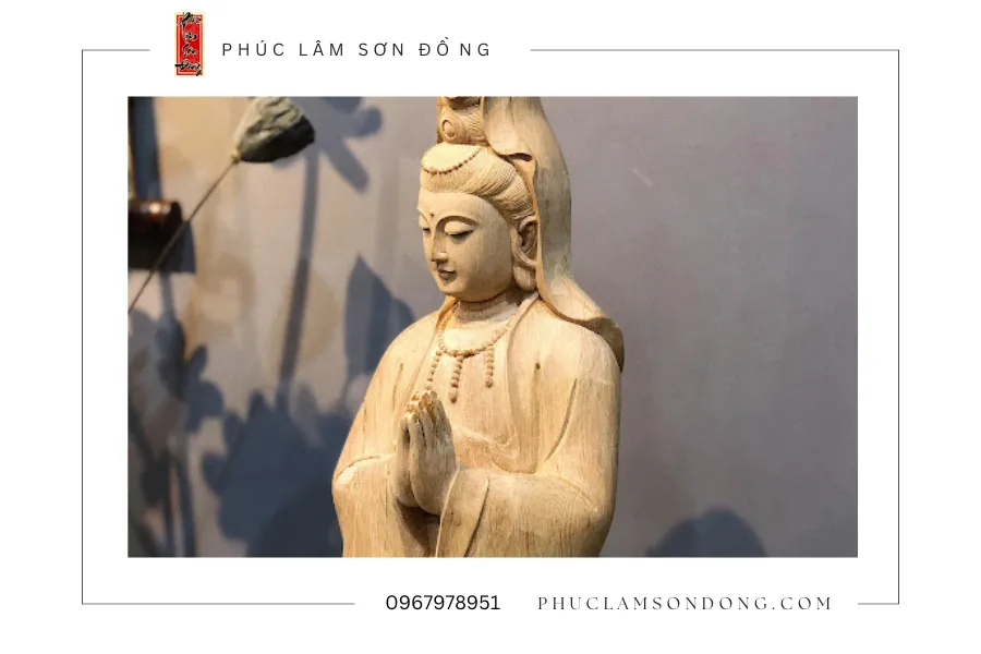 tượng Quan Âm Bồ Tát bằng gỗ
